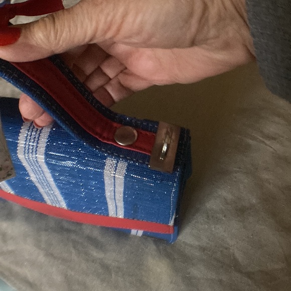 Trybal Marks is a beautiful small bag. Free with $50 purchase. - Picture 4 of 8